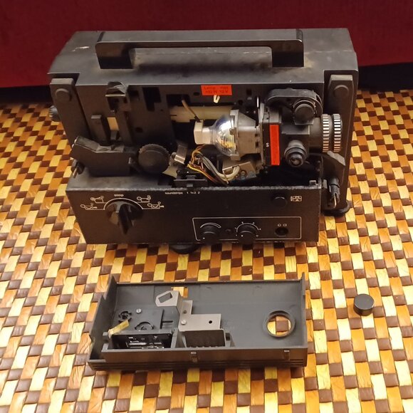 EUMIG, Mark S 804 D, 2-Track, Motion Picture Projector - Super 8, Standard 8 - Picture 3 of 7